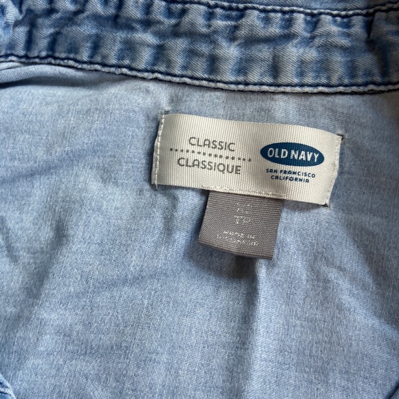 Old navy lights denim classic button down XS - Picture 2 of 5